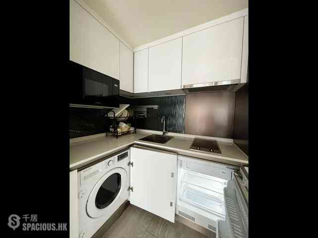 Sai Ying Pun - The Queens 12