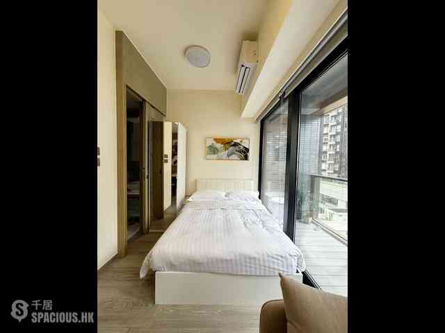 Sai Ying Pun - The Queens 03