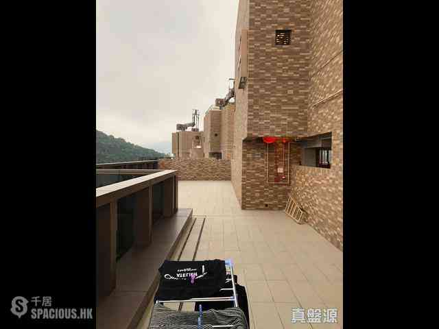 Shau Kei Wan - Island Garden Block 2 04