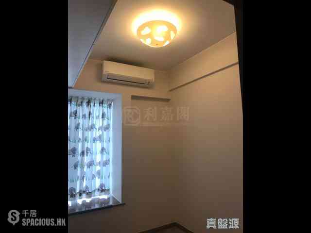 Sai Wan Ho - Les Saisons L Automne (Tower 3) 03