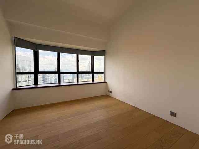 Mid Levels East - Bowen Place 07
