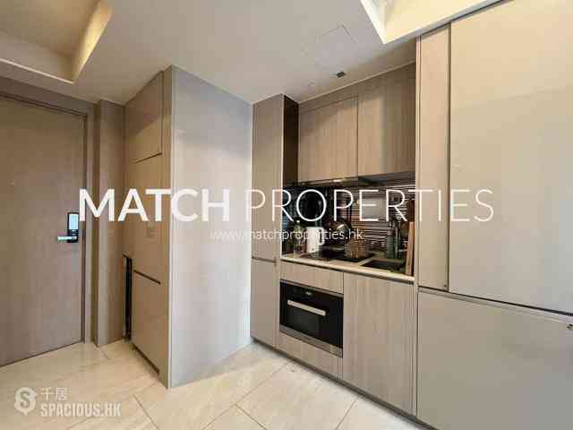 Sai Ying Pun - King's Hill 03