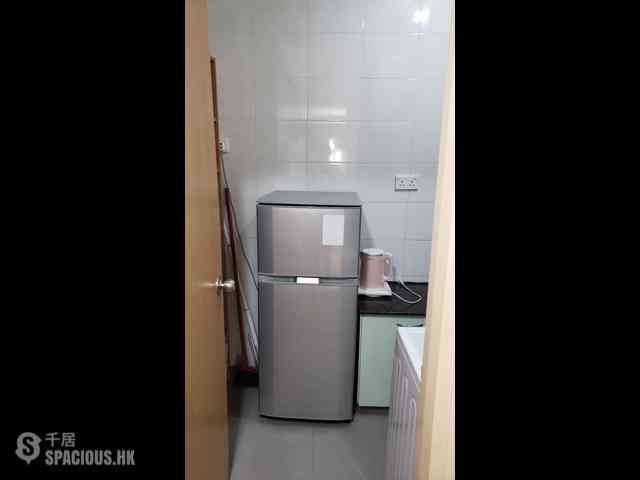 Shek Tong Tsui - Des Voeux Road West Building 05