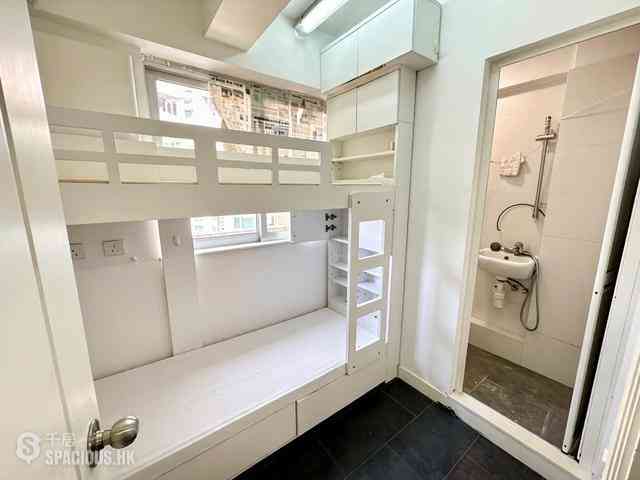 Pok Fu Lam - Baguio Villa Block 36 09