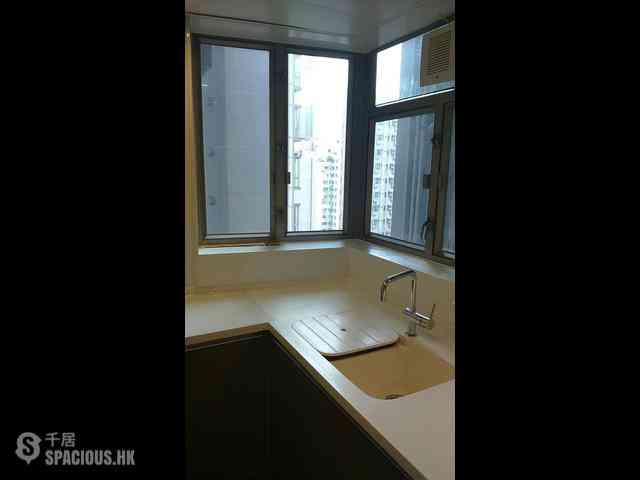Sai Ying Pun - Island Crest Block 1 04