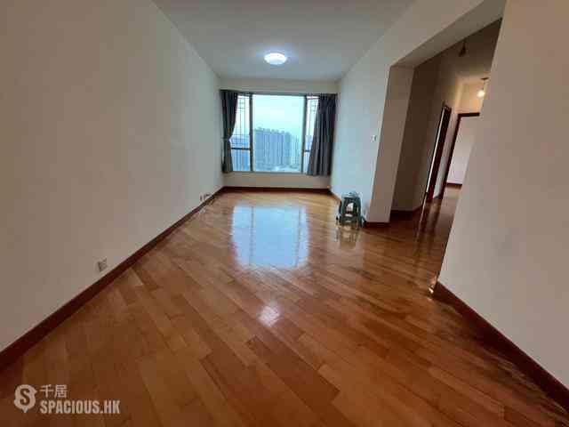 Tung Chung - Coastal Skyline Phase 1 Block 6 01