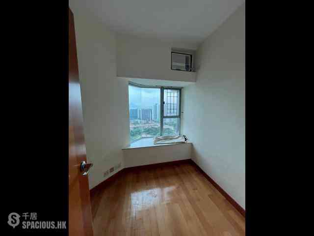Tung Chung - Coastal Skyline Phase 1 Block 6 03