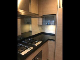 Wan Chai - The Avenue Phase 1 Block 5 02