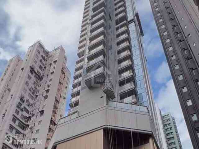 Sai Ying Pun - Des Voeux W Residence 01
