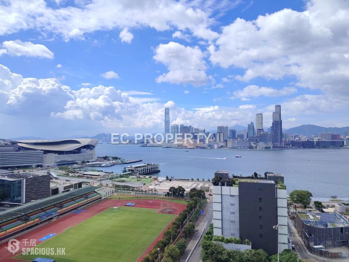 Wan Chai - The Gloucester 01