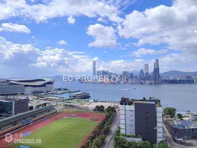 Wan Chai - The Gloucester 01