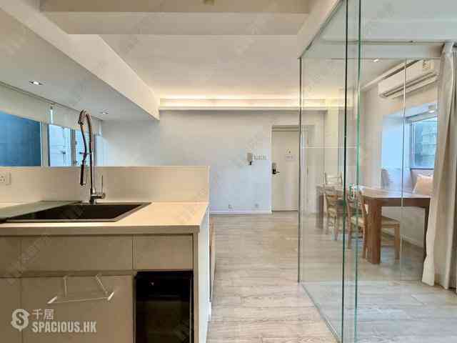 Mid Levels Central - The Rednaxela 17