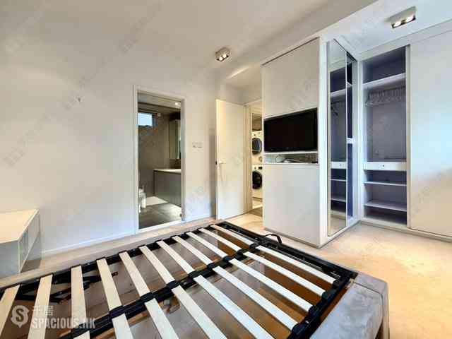 Mid Levels Central - The Rednaxela 38