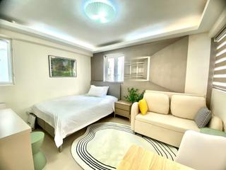 Wan Chai - Yen May Building 02