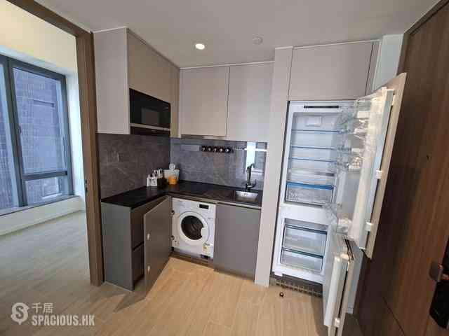 Sai Ying Pun - Des Voeux W Residence 08