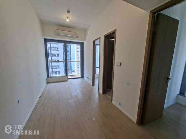 Sai Ying Pun - Des Voeux W Residence 02