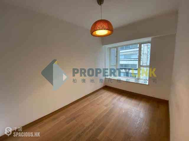 Soho - Centrestage 03
