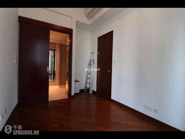Wan Chai - The Avenue Phase 2 03
