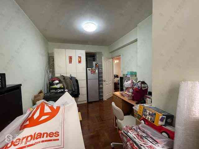 Mid Levels West - Hing Wah Mansion Block B 03