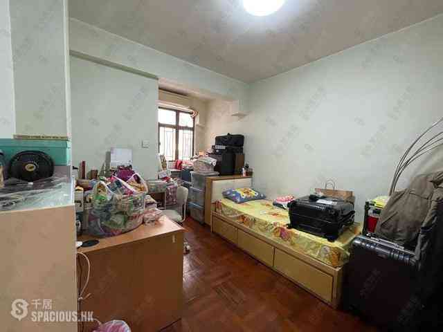 Mid Levels West - Hing Wah Mansion Block B 06