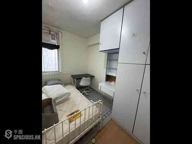 Sai Ying Pun - Fook Moon Building 02