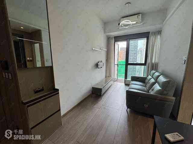 Sai Ying Pun - Two・Artlane 01