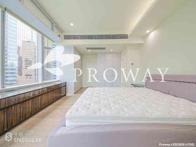 Wan Chai - Convention Plaza Apartments 06