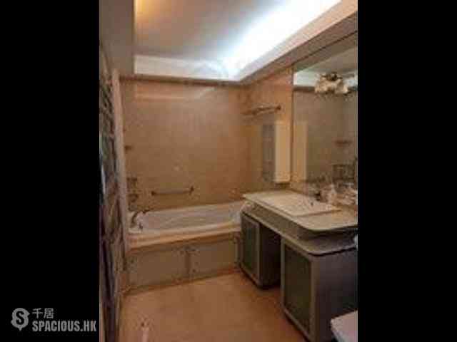 Mid Levels Central - Garden Terrace 02