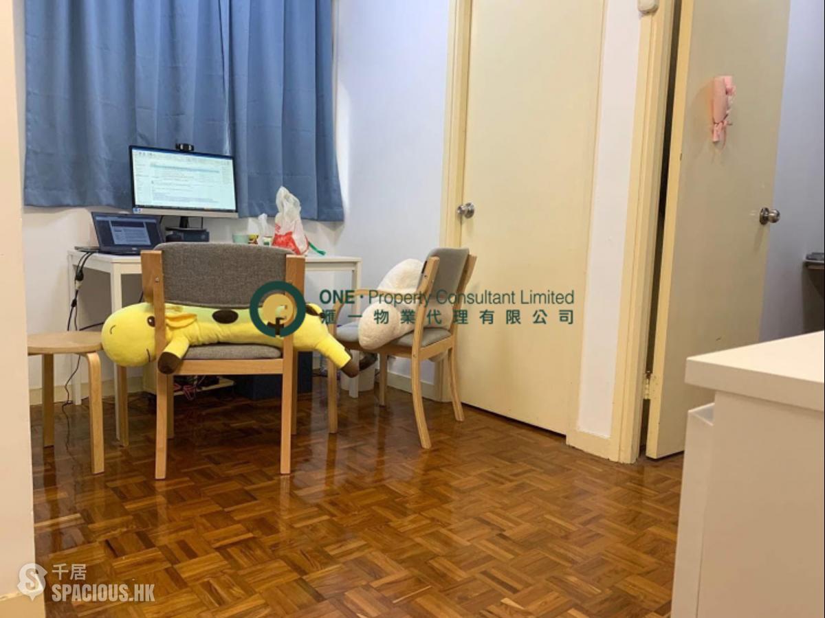 Sai Ying Pun - 414, Queen's Road West 01