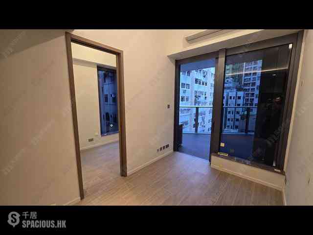 Sai Ying Pun - Des Voeux W Residence 05