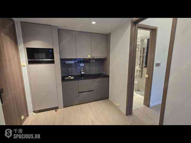 Sai Ying Pun - Des Voeux W Residence 06