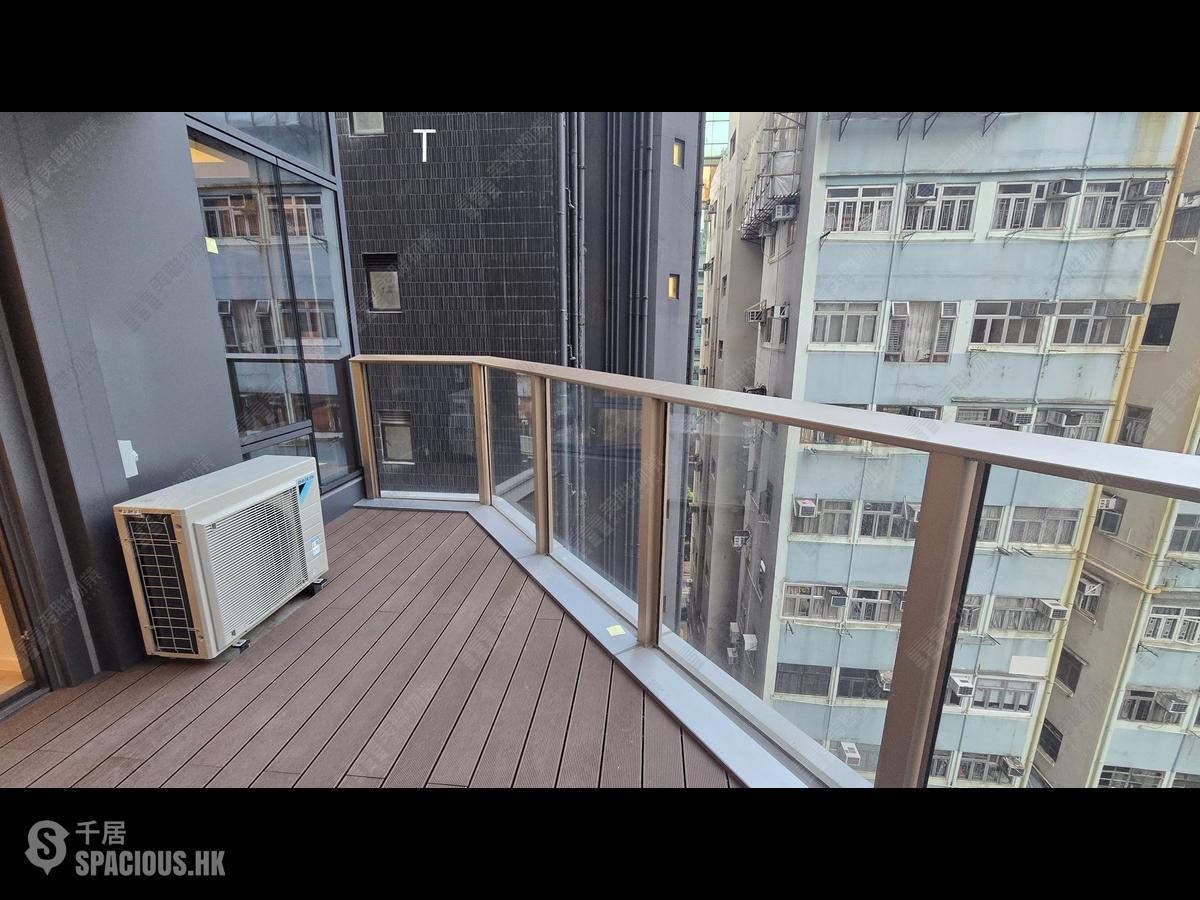 Sai Ying Pun - Des Voeux W Residence 01