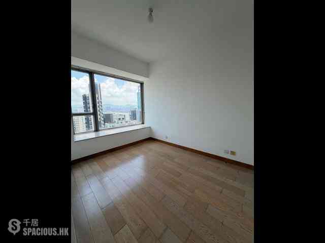 Sai Ying Pun - Island Crest 04