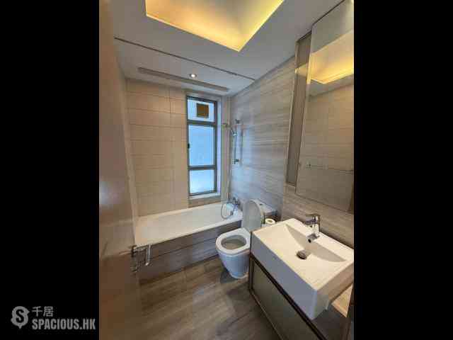 Sai Ying Pun - Island Crest 06