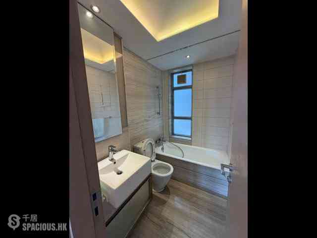 Sai Ying Pun - Island Crest 07