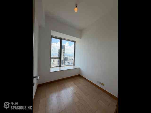 Sai Ying Pun - Island Crest 09