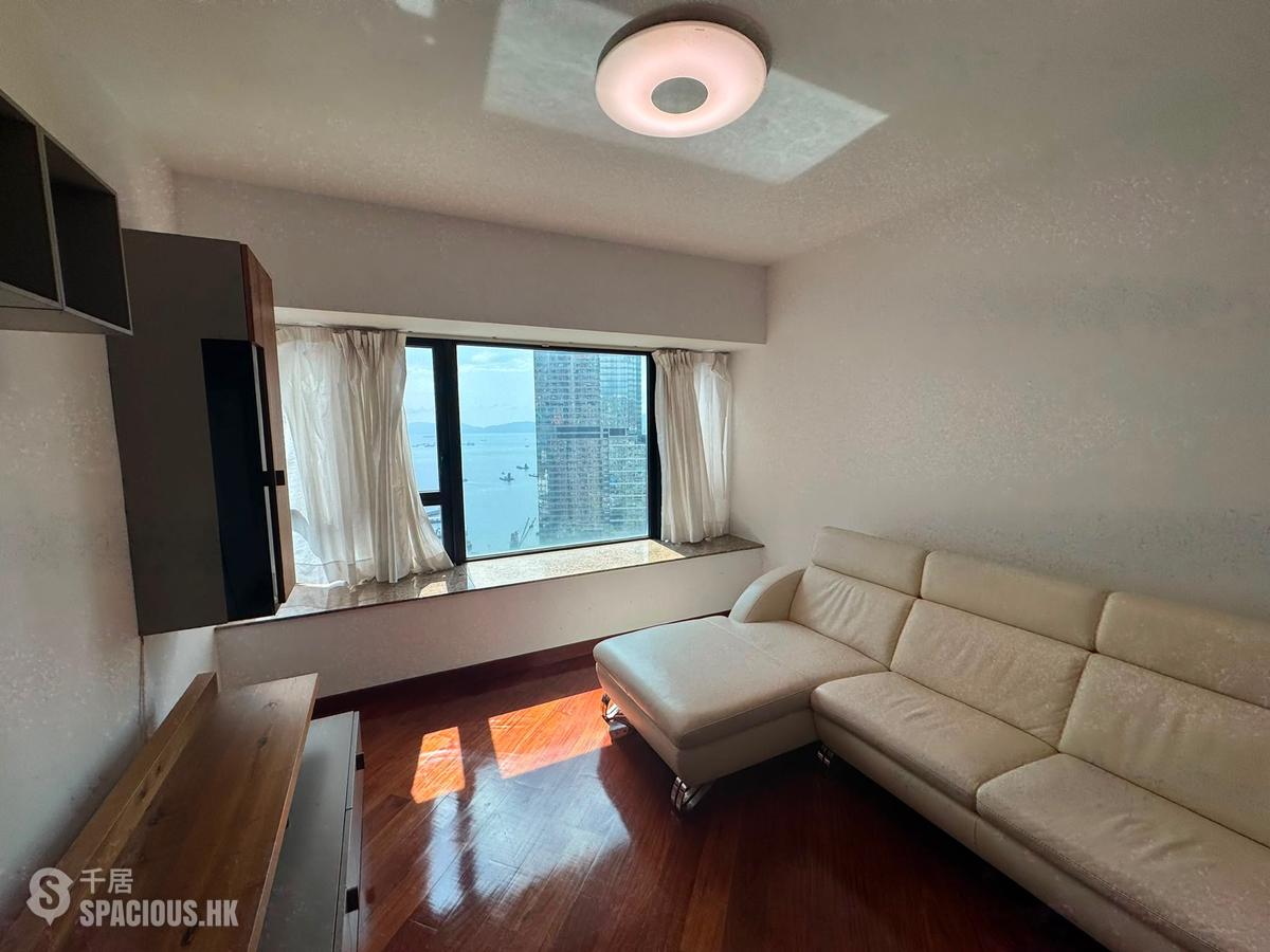 West Kowloon - The Arch Star Tower (Block 2) 01
