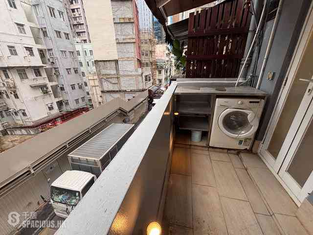 Soho - Kwan Fat Building (House) 03