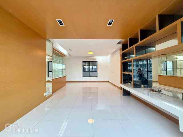 Mid Levels Central - The Grand Panorama 06