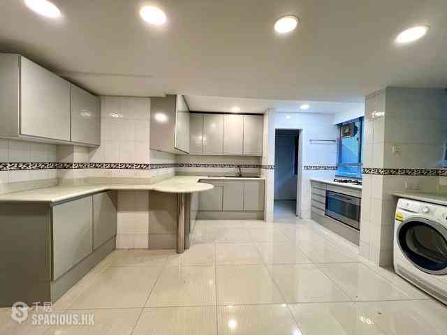 Mid Levels Central - May Tower Block 1 06