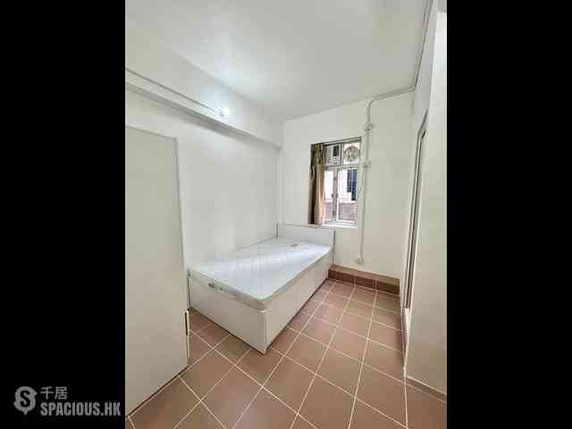 Wan Chai - 240, Queen's Road East 01