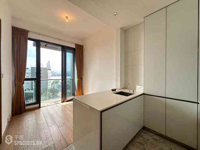 Wan Chai - The Gloucester 01