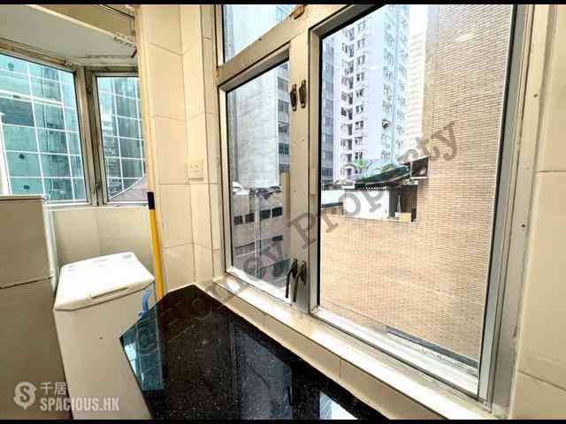 Wan Chai - Man Shek Building 08