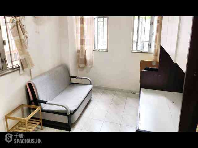 Shau Kei Wan - Fu King Building 02