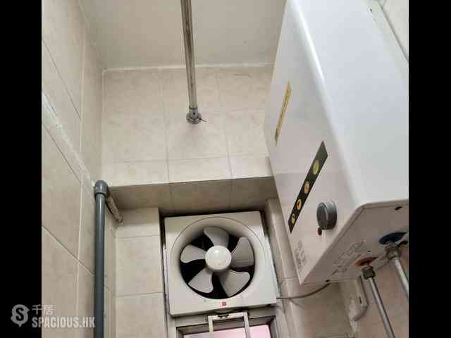 Shau Kei Wan - Fu King Building 05
