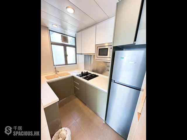 Sai Ying Pun - Island Crest Block 2 05