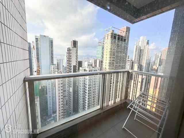 Sai Ying Pun - Island Crest Block 2 01