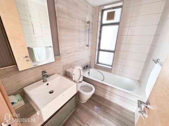 Sai Ying Pun - Island Crest Block 2 07