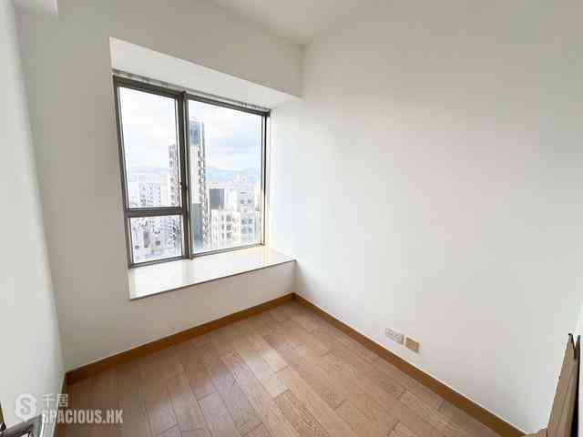 Sai Ying Pun - Island Crest Block 2 09