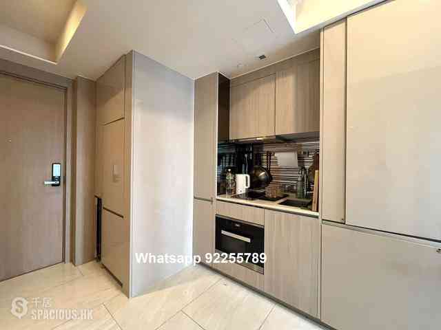 Sai Ying Pun - King's Hill 07